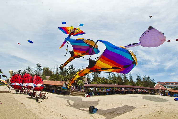 Lễ hội diều diễn ra tại bãi biển thuộc Intourco Resort Vũng Tàu