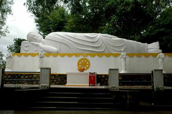 Tượng phật nằm ở Thích Ca Phật Đài